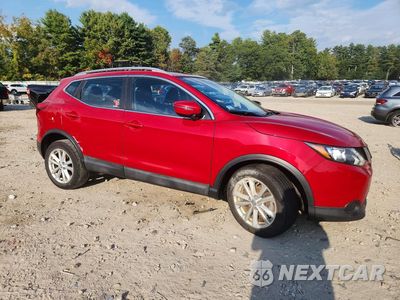 Czwarte zdjęcie samochodu z boku: 2018 NISSAN ROGUE SPORT SV VIN:JN1BJ1CR6JW250558 - miniatura