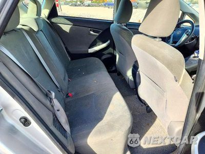 Zdjęcie 10 z 12 samochodu: 2013 TOYOTA PRIUS TWO VIN:JTDKN3DU2D0348039 - miniatura