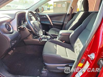 Zdjęcie 7 z 14 samochodu: 2018 TOYOTA RAV4 XLE VIN:JTMRFREV1JD256835 - miniatura