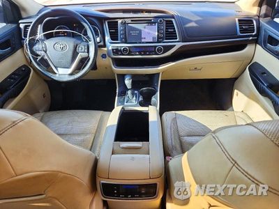 Zdjęcie 8 z 13 samochodu: 2016 TOYOTA HIGHLANDER HYBRID LIMITED VIN:5TDDCRFH4GS014128 - miniatura