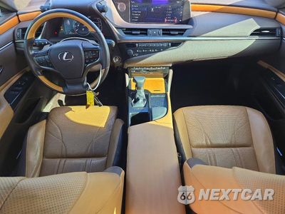 Zdjęcie 8 z 13 samochodu: 2019 LEXUS ES 350 VIN:58ABZ1B11KU031896 - miniatura