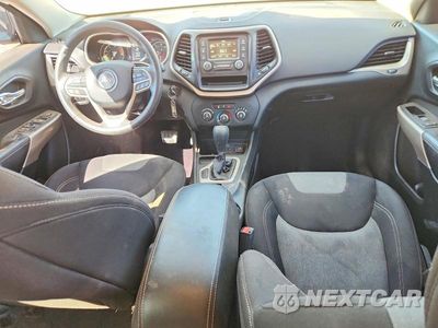 Zdjęcie 8 z 13 samochodu: 2017 JEEP CHEROKEE SPORT VIN:1C4PJLAB1HW641292 - miniatura