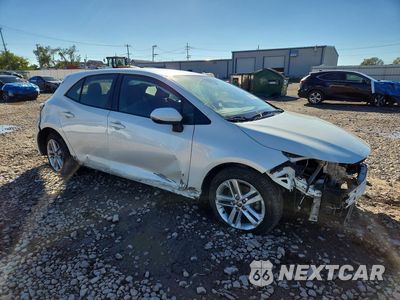 Czwarte zdjęcie samochodu z boku: 2019 TOYOTA COROLLA HATCHBACK SE VIN:JTNK4RBE7K3040583 - miniatura