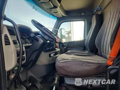 Zdjęcie 7 z 13 samochodu: 2018 PETERBILT 567 TRUCK CAB AND CHASSIS VIN:1NPCXP0X0JD473785 - miniatura