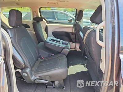 Zdjęcie 11 z 13 samochodu: 2017 CHRYSLER PACIFICA TOURING VIN:2C4RC1DG1HR508250 - miniatura