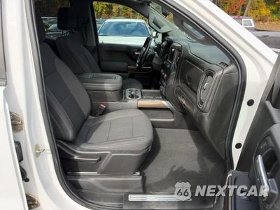 Piąte zdjęcie samochodu w środku: 2019 CHEVROLET SILVERADO K1500 RST VIN:1GCRYEED3KZ311090 - miniatura