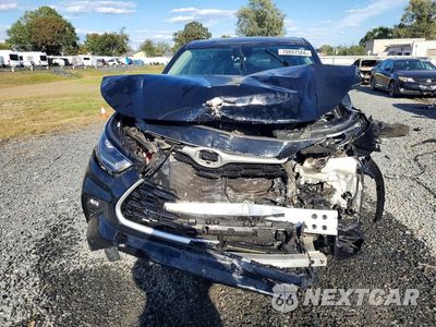 Piąte zdjęcie samochodu w środku: 2021 TOYOTA HIGHLANDER LE VIN:5TDZZRAH6MS051043 - miniatura