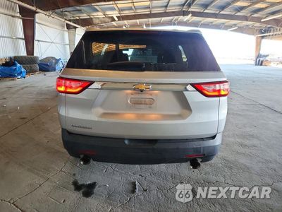 Zdjęcie 6 z 13 samochodu: 2018 CHEVROLET TRAVERSE LS VIN:1GNERFKW7JJ150089 - miniatura