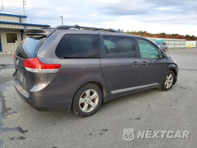 Trzecie zdjęcie samochodu z tyłu: 2012 TOYOTA SIENNA LE VIN:5TDKK3DC8CS254033 - miniatura