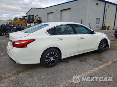 Trzecie zdjęcie samochodu z tyłu: 2016 NISSAN ALTIMA 2.5 S VIN:1N4AL3AP9GC201712 - miniatura
