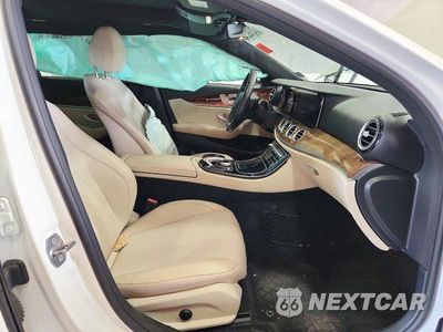 Zdjęcie 7 z 12 samochodu: 2017 MERCEDES-BENZ E 300 4MATIC VIN:WDDZF4KB4HA065635 - miniatura