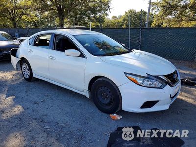 Czwarte zdjęcie samochodu z boku: 2018 NISSAN ALTIMA 2.5 S VIN:1N4AL3AP7JC104922 - miniatura