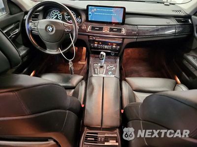Zdjęcie 8 z 12 samochodu: 2011 BMW 750 LXI VIN:WBAKC8C59BC433076 - miniatura