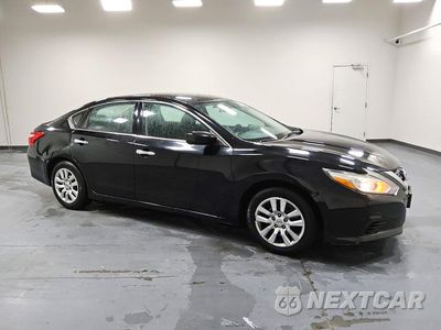 Czwarte zdjęcie samochodu z boku: 2016 NISSAN ALTIMA 2.5 S VIN:1N4AL3AP8GN361228 - miniatura