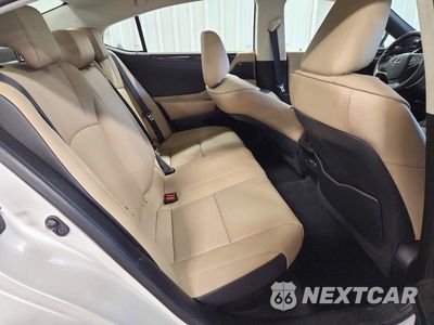 Zdjęcie 10 z 13 samochodu: 2021 LEXUS ES 300H VIN:58ADA1C17MU009015 - miniatura