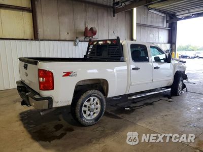 Trzecie zdjęcie samochodu z tyłu: 2011 CHEVROLET SILVERADO K2500 HEAVY DUTY LT VIN:1GC1KXCG1BF240741 - miniatura