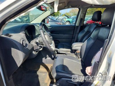 Zdjęcie 7 z 13 samochodu: 2017 JEEP COMPASS SPORT VIN:1C4NJCBA3HD170867 - miniatura