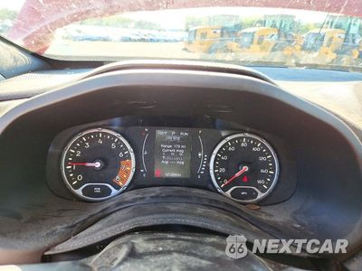 Zdjęcie 9 z 13 samochodu: 2020 JEEP RENEGADE LATITUDE VIN:ZACNJABB5LPL48170 - miniatura