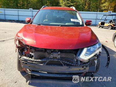 Piąte zdjęcie samochodu w środku: 2018 NISSAN ROGUE SV VIN:5N1AT2MV5JC788654 - miniatura