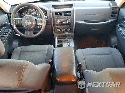 Zdjęcie 8 z 12 samochodu: 2012 JEEP LIBERTY SPORT VIN:1C4PJLAK8CW117582 - miniatura