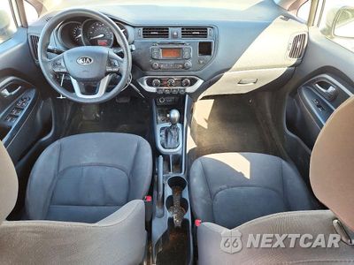 Zdjęcie 8 z 12 samochodu: 2014 KIA RIO LX VIN:KNADM4A38E6357269 - miniatura