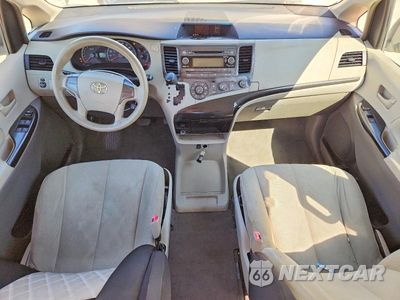 Zdjęcie 8 z 14 samochodu: 2011 TOYOTA SIENNA BASE 7-PASSENGER VIN:5TDKA3DC2BS002344 - miniatura