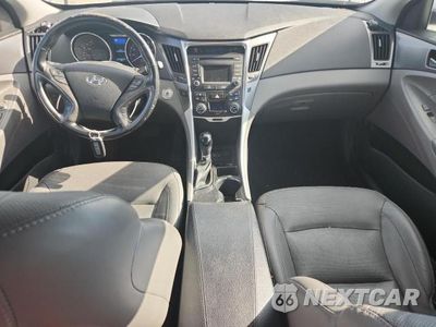 Zdjęcie 8 z 12 samochodu: 2015 HYUNDAI SONATA HYBRID LIMITED VIN:KMHEC4A46FA131048 - miniatura