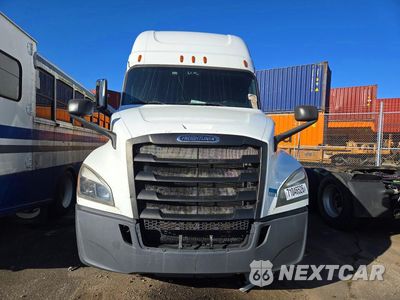 Piąte zdjęcie samochodu w środku: 2019 FREIGHTLINER CASCADIA 126
