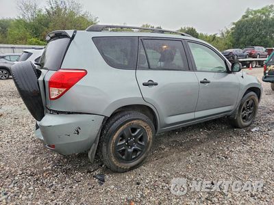 Trzecie zdjęcie samochodu z tyłu: 2007 TOYOTA RAV4 BASE VIN:JTMBD35V375108063 - miniatura