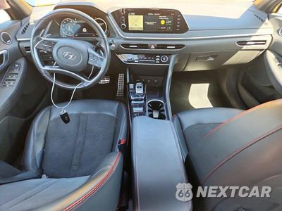 Zdjęcie 8 z 12 samochodu: 2020 HYUNDAI SONATA SEL PLUS VIN:5NPEJ4J22LH012488 - miniatura