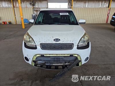 Piąte zdjęcie samochodu w środku: 2013 KIA SOUL + VIN:KNDJT2A65D7523988 - miniatura