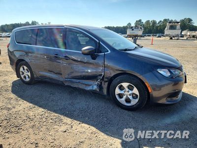 Czwarte zdjęcie samochodu z boku: 2017 CHRYSLER PACIFICA LX VIN:2C4RC1CGXHR657631 - miniatura