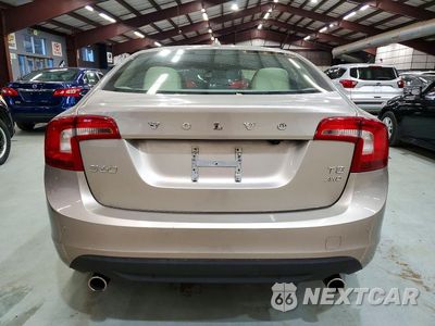 Zdjęcie 6 z 12 samochodu: 2013 VOLVO S60 T5 VIN:YV1612FH2D2177413 - miniatura