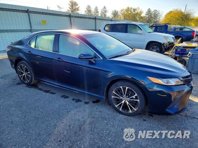Czwarte zdjęcie samochodu z boku: 2018 TOYOTA CAMRY SE VIN:4T1B11HK1JU668672 - miniatura