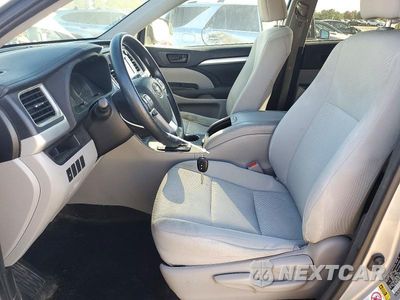Zdjęcie 7 z 14 samochodu: 2016 TOYOTA HIGHLANDER LE VIN:5TDBKRFH1GS314526 - miniatura
