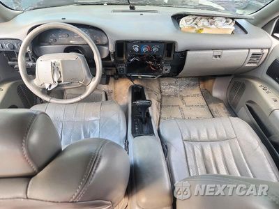 Zdjęcie 8 z 12 samochodu: 1996 CHEVROLET CAPRICE / IMPALA CLASSIC SS VIN:1G1BL52P2TR133813 - miniatura