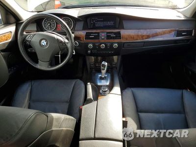 Zdjęcie 8 z 12 samochodu: 2010 BMW 528 I VIN:WBANU5C57AC363858 - miniatura
