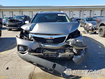 Piąte zdjęcie samochodu w środku: 2011 KIA SORENTO LX VIN:5XYKT4A18BG080014 - miniatura