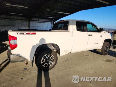 Trzecie zdjęcie samochodu z tyłu: 2018 TOYOTA TUNDRA SR5 VIN:5TFUY5F18JX770057 - miniatura