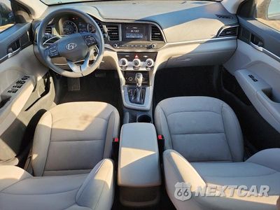 Zdjęcie 8 z 12 samochodu: 2019 HYUNDAI ELANTRA SE VIN:5NPD74LF0KH469440 - miniatura
