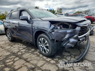 Czwarte zdjęcie samochodu z boku: 2023 TOYOTA HIGHLANDER HYBRID XLE VIN:5TDKBRCH5PS565408 - miniatura