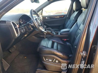 Zdjęcie 7 z 12 samochodu: 2021 PORSCHE CAYENNE VIN:WP1AA2AY9MDA07009 - miniatura