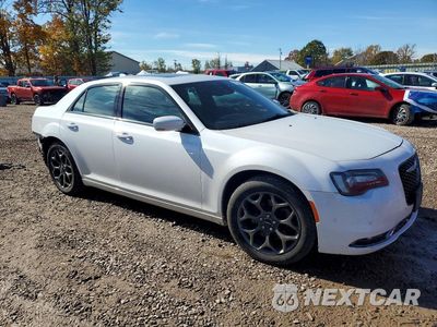 Czwarte zdjęcie samochodu z boku: 2016 CHRYSLER 300 S VIN:2C3CCAGG7GH112060 - miniatura