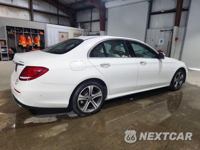 Trzecie zdjęcie samochodu z tyłu: 2019 MERCEDES-BENZ E 300 4MATIC VIN:WDDZF4KB0KA532752 - miniatura