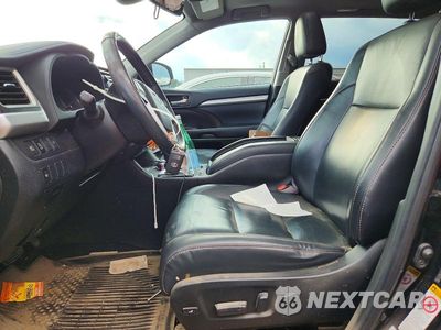 Zdjęcie 7 z 13 samochodu: 2019 TOYOTA HIGHLANDER XLE VIN:5TDJZRFH1KS614731 - miniatura