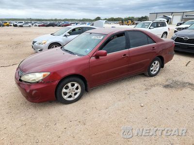 2005 TOYOTA CAMRY LE 4T1BE32K15U021994 - główne zdjęcie licytacji z USA - miniatura