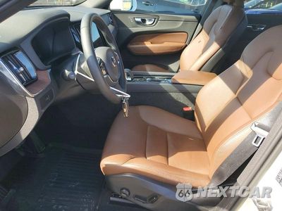 Zdjęcie 7 z 14 samochodu: 2023 VOLVO XC60 PLUS VIN:YV4L12RN2P1244447 - miniatura