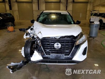 Piąte zdjęcie samochodu w środku: 2022 NISSAN KICKS S VIN:3N1CP5BV7NL522071 - miniatura