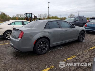 Trzecie zdjęcie samochodu z tyłu: 2017 CHRYSLER 300 S VIN:2C3CCAGG7HH648377 - miniatura