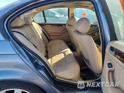 Zdjęcie 10 z 13 samochodu: 2004 BMW 325 I VIN:WBAET37464NJ96023 - miniatura
